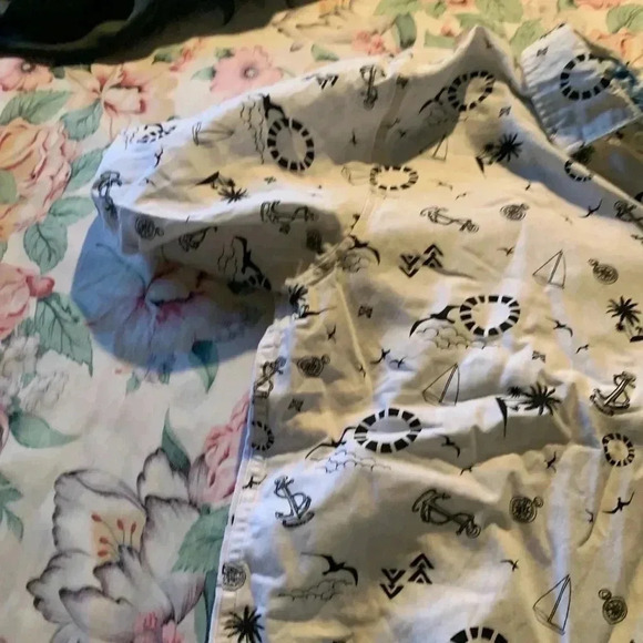 Modern Amusement Button Down Men’s Shirt Size Large Short Sleeve with Collar - Picture 2 of 13